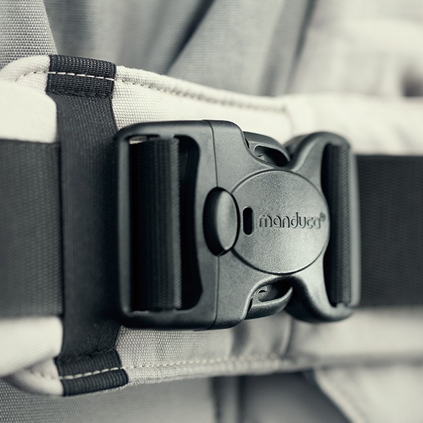Manduca XT Features - Optimized safety buckle